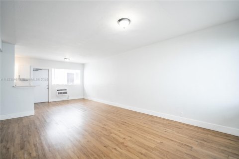 Appartement à louer à Miami Beach, Floride: 1 chambre, 91.97 m2 № 1814927 - photo 4