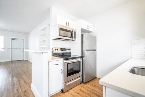 Appartement à louer à Miami Beach, Floride: 1 chambre, 91.97 m2 № 1814927 - photo 9