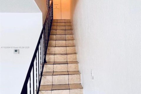 Copropriété à vendre à Hialeah, Floride: 2 chambres, 104.33 m2 № 1939623 - photo 7