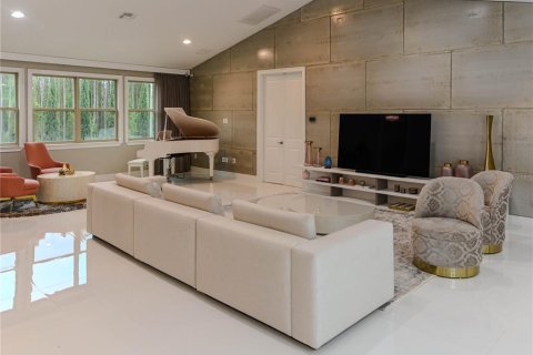 House in Orlando, Florida 6 bedrooms, 501.11 sq.m. № 1680695 - photo 22