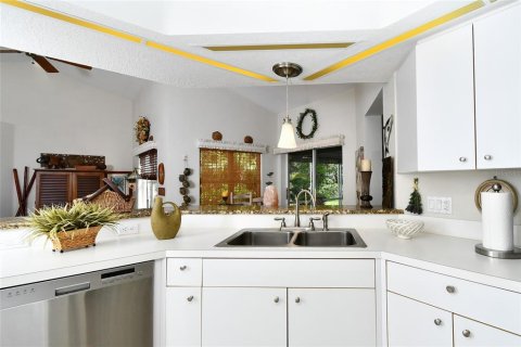 Villa ou maison à vendre à Punta Gorda, Floride: 3 chambres, 193.24 m2 № 2233505 - photo 12