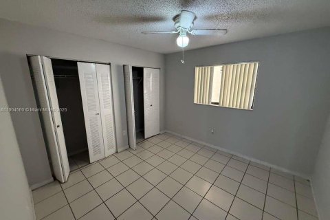 Condominio en alquiler en Hialeah, Florida, 2 dormitorios, 72.28 m2 № 1955002 - foto 6