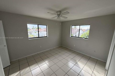 Condominio en alquiler en Hialeah, Florida, 2 dormitorios, 72.28 m2 № 1955002 - foto 8