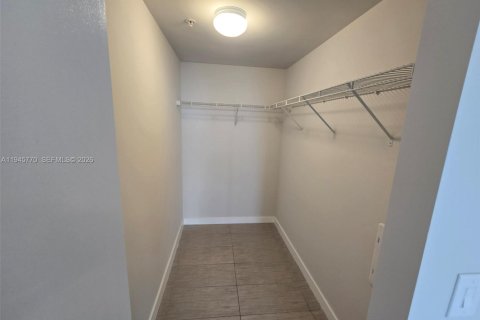 Apartment in Miami, Florida 2 bedrooms, 96.8 sq.m. № 2002716 - photo 16