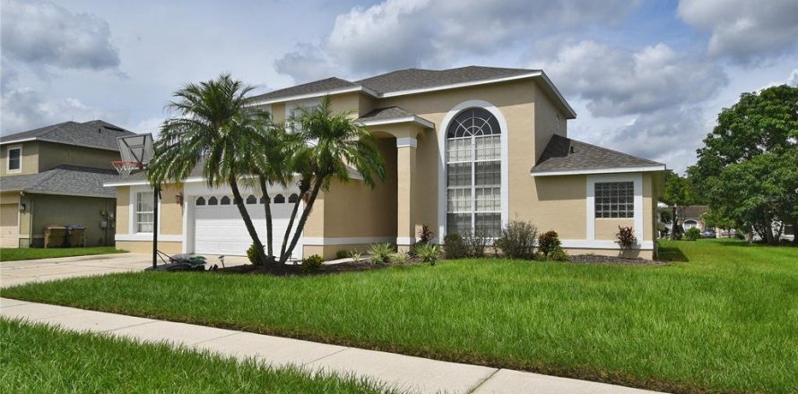 Casa en Kissimmee, Florida 5 dormitorios, 248.33 m2 № 1363333