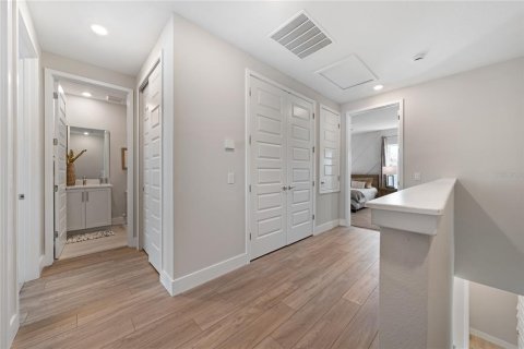 Townhouse in Four Corners, Florida 3 bedrooms, 156.08 sq.m. № 1919654 - photo 13