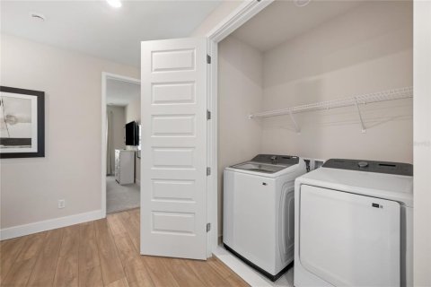 Townhouse in Four Corners, Florida 3 bedrooms, 156.08 sq.m. № 1919654 - photo 22