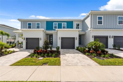 Townhouse in Four Corners, Florida 3 bedrooms, 156.08 sq.m. № 1919654 - photo 2