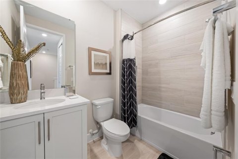 Townhouse in Four Corners, Florida 3 bedrooms, 156.08 sq.m. № 1919654 - photo 21
