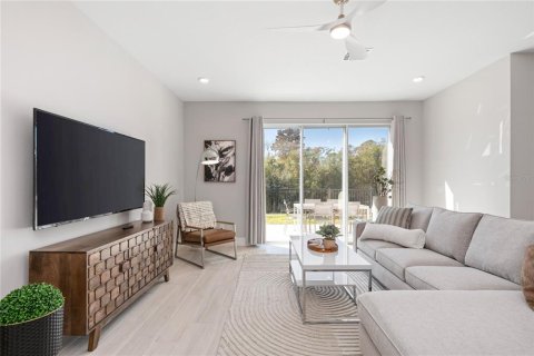 Townhouse in Four Corners, Florida 3 bedrooms, 156.08 sq.m. № 1919654 - photo 11