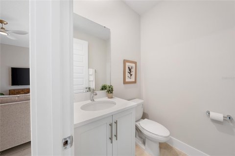 Townhouse in Four Corners, Florida 3 bedrooms, 156.08 sq.m. № 1919654 - photo 12