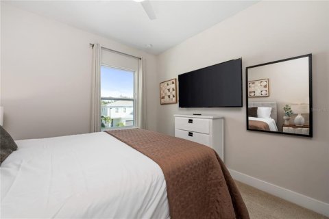 Townhouse in Four Corners, Florida 3 bedrooms, 156.08 sq.m. № 1919654 - photo 18