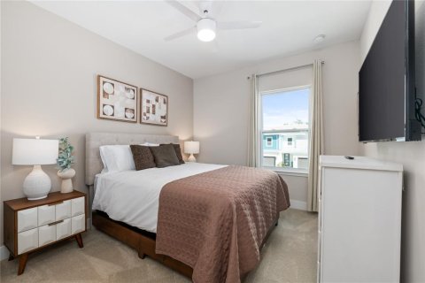 Townhouse in Four Corners, Florida 3 bedrooms, 156.08 sq.m. № 1919654 - photo 17