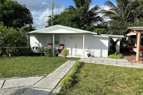 House in Miami Gardens, Florida 4 bedrooms, 94.02 sq.m. № 1748795 - photo 20