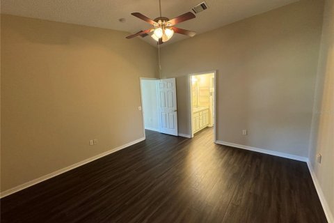 House in Leesburg, Florida 2 bedrooms, 123.37 sq.m. № 2277644 - photo 8