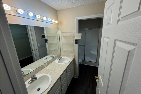 House in Leesburg, Florida 2 bedrooms, 123.37 sq.m. № 2277644 - photo 9