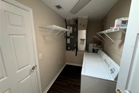 House in Leesburg, Florida 2 bedrooms, 123.37 sq.m. № 2277644 - photo 15