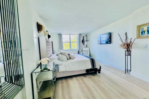 Купить кондоминиум в Форт-Лодердейл, Флорида 2 спальни, 98.94м2, № 2032027 - фото 14