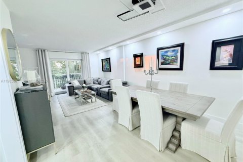 Купить кондоминиум в Форт-Лодердейл, Флорида 2 спальни, 98.94м2, № 2032027 - фото 2