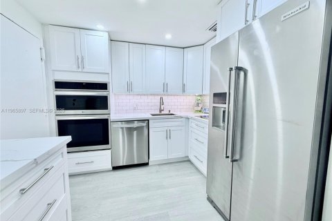 Купить кондоминиум в Форт-Лодердейл, Флорида 2 спальни, 98.94м2, № 2032027 - фото 5