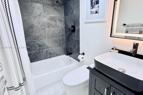 Купить кондоминиум в Форт-Лодердейл, Флорида 2 спальни, 98.94м2, № 2032027 - фото 19