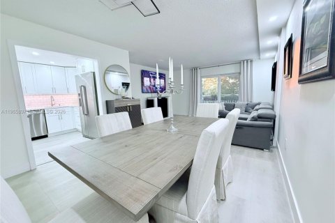 Купить кондоминиум в Форт-Лодердейл, Флорида 2 спальни, 98.94м2, № 2032027 - фото 4