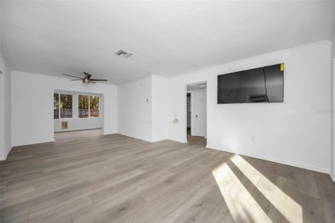 Villa ou maison à vendre à Palm Harbor, Floride: 2 chambres, 108.88 m2 № 2143302 - photo 5