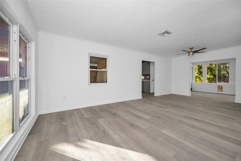 Villa ou maison à vendre à Palm Harbor, Floride: 2 chambres, 108.88 m2 № 2143302 - photo 4