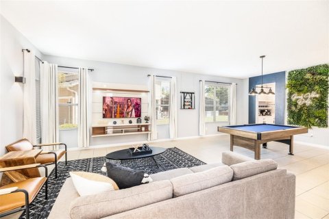Villa ou maison à vendre à Kissimmee, Floride: 6 chambres, 326.27 m2 № 2135010 - photo 2