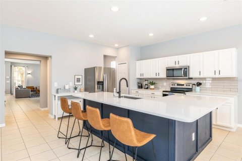 Villa ou maison à vendre à Kissimmee, Floride: 6 chambres, 326.27 m2 № 2135010 - photo 9