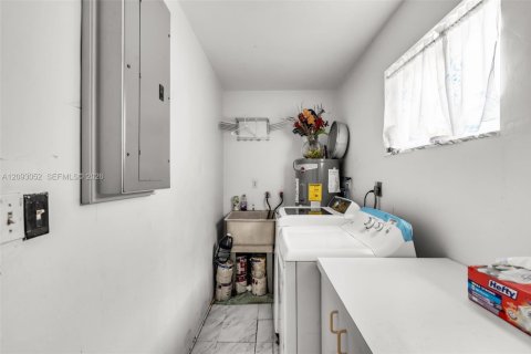 Casa en venta en Hollywood, Florida, 2 dormitorios, 149.48 m2 № 2387826 - foto 12