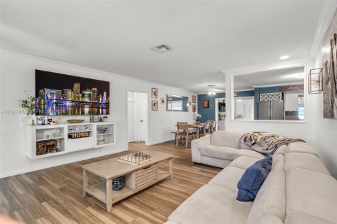 Casa en venta en Hollywood, Florida, 2 dormitorios, 149.48 m2 № 2387826 - foto 4