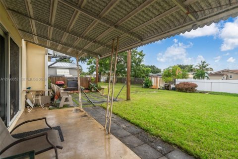Casa en venta en Hollywood, Florida, 2 dormitorios, 149.48 m2 № 2387826 - foto 22