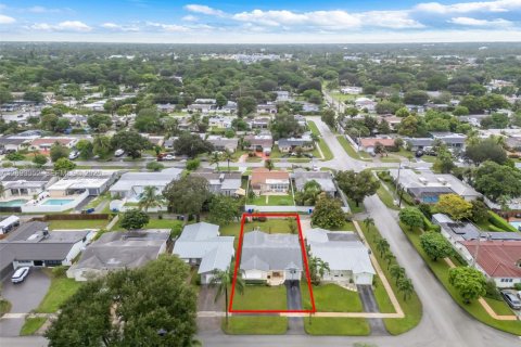 Casa en venta en Hollywood, Florida, 2 dormitorios, 149.48 m2 № 2387826 - foto 27