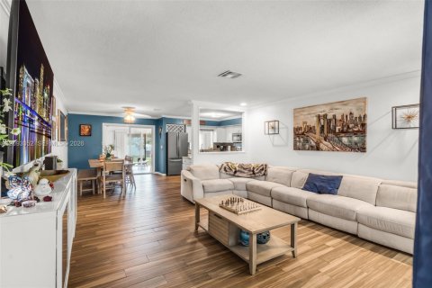 Casa en venta en Hollywood, Florida, 2 dormitorios, 149.48 m2 № 2387826 - foto 2