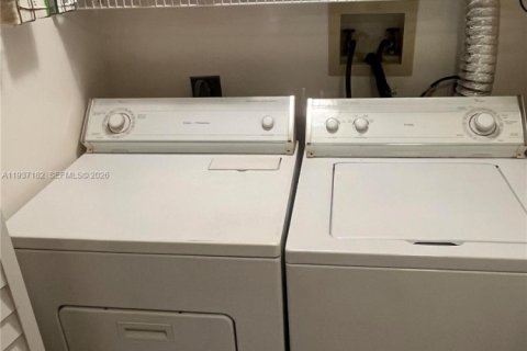 Townhouse in Key Largo, Florida 2 bedrooms, 125.23 sq.m. № 1995210 - photo 29