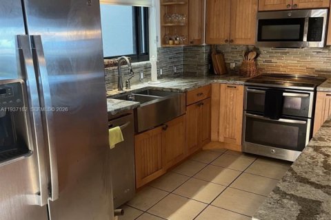 Townhouse in Key Largo, Florida 2 bedrooms, 125.23 sq.m. № 1995210 - photo 11