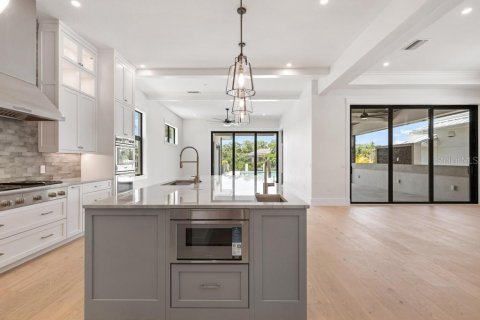 Купить виллу или дом в Сарасота, Флорида 15 комнат, 386.29м2, № 2208571 - фото 23