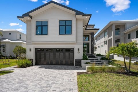 House in Sarasota, Florida 4 bedrooms, 386.29 sq.m. № 2208571