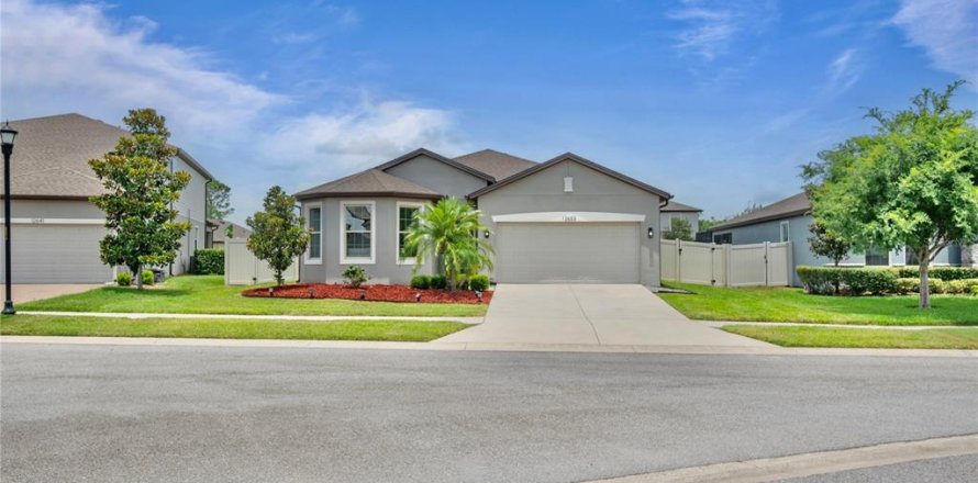 House in Spring Hill, Florida 3 bedrooms, 155.43 sq.m. № 1786622