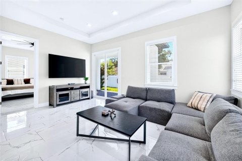 Villa ou maison à louer à Tampa, Floride: 4 chambres, 223.52 m2 № 2386683 - photo 10