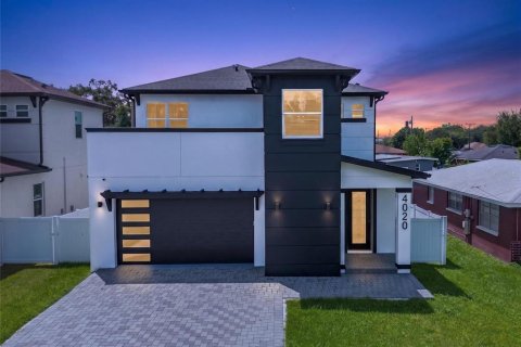 Villa ou maison à Tampa, Floride 4 chambres, 223.52 m2 № 2386683