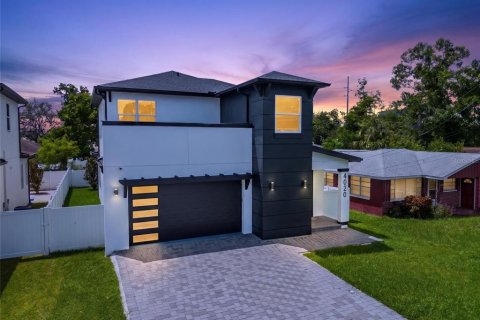 Villa ou maison à louer à Tampa, Floride: 4 chambres, 223.52 m2 № 2386683 - photo 3