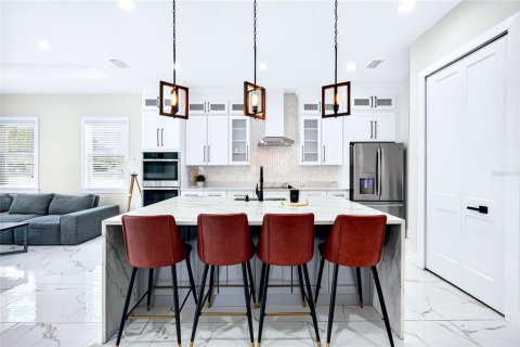 Villa ou maison à louer à Tampa, Floride: 4 chambres, 223.52 m2 № 2386683 - photo 14