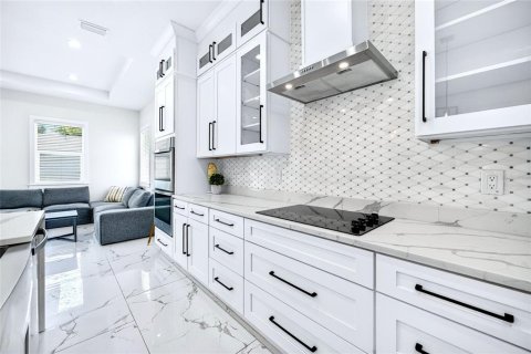 Villa ou maison à louer à Tampa, Floride: 4 chambres, 223.52 m2 № 2386683 - photo 18