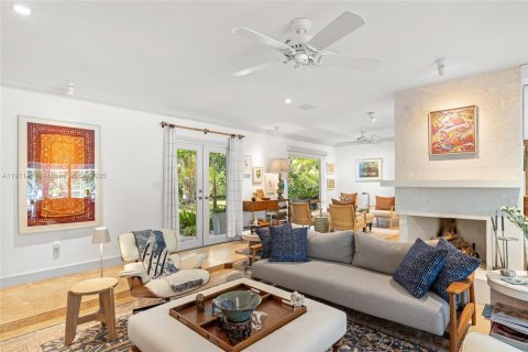 House in Palmetto Bay, Florida 3 bedrooms, 131.46 sq.m. № 1968570 - photo 10