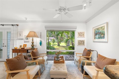 House in Palmetto Bay, Florida 3 bedrooms, 131.46 sq.m. № 1968570 - photo 5