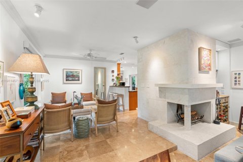 House in Palmetto Bay, Florida 3 bedrooms, 131.46 sq.m. № 1968570 - photo 11