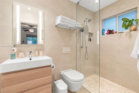 House in Palmetto Bay, Florida 3 bedrooms, 131.46 sq.m. № 1968570 - photo 24