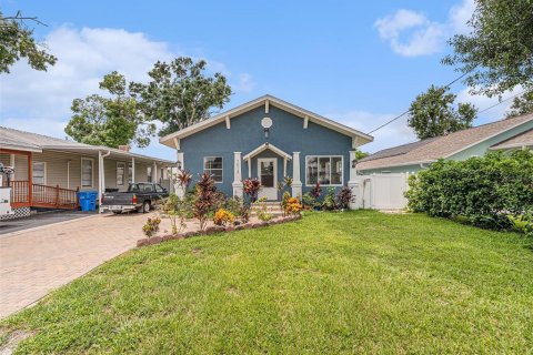 House in Tampa, Florida 3 bedrooms, 140.47 sq.m. № 1876779 - photo 1